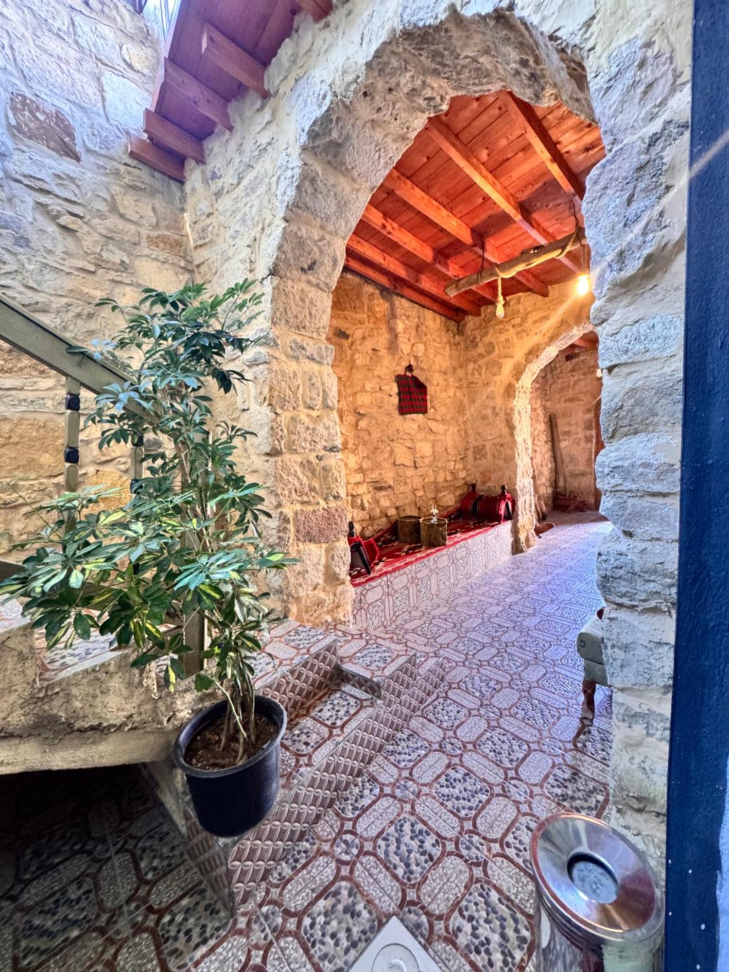 Gate Hotel